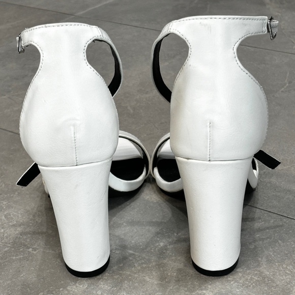 Madden Girl Block Heel Sandals - White Size 5 - Picture 6 of 10